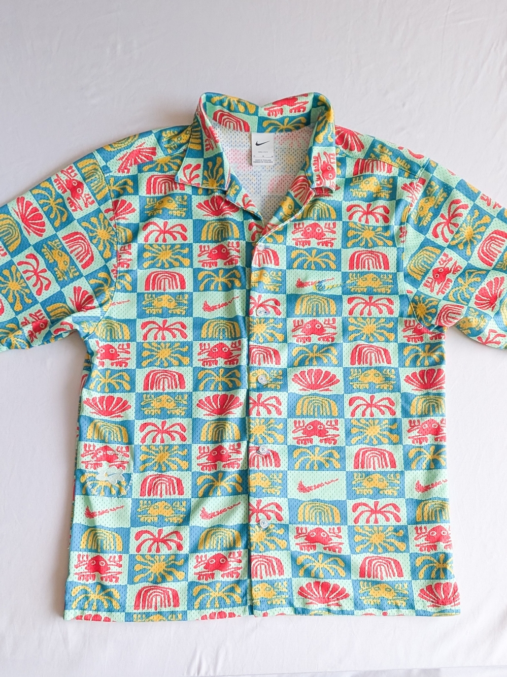 Nike Dri-FIT Mesh Hawaiian Resort Camp Button Up Shirt Aloha Men’s Size Med